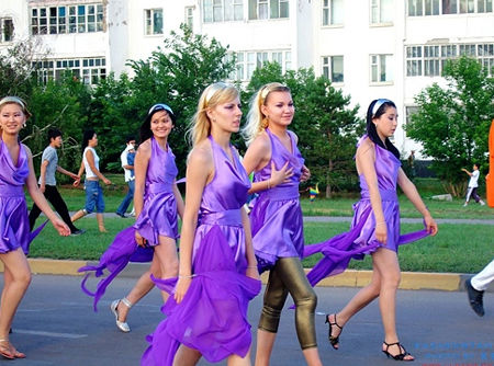 哈萨克斯坦:世界上最大的内陆国